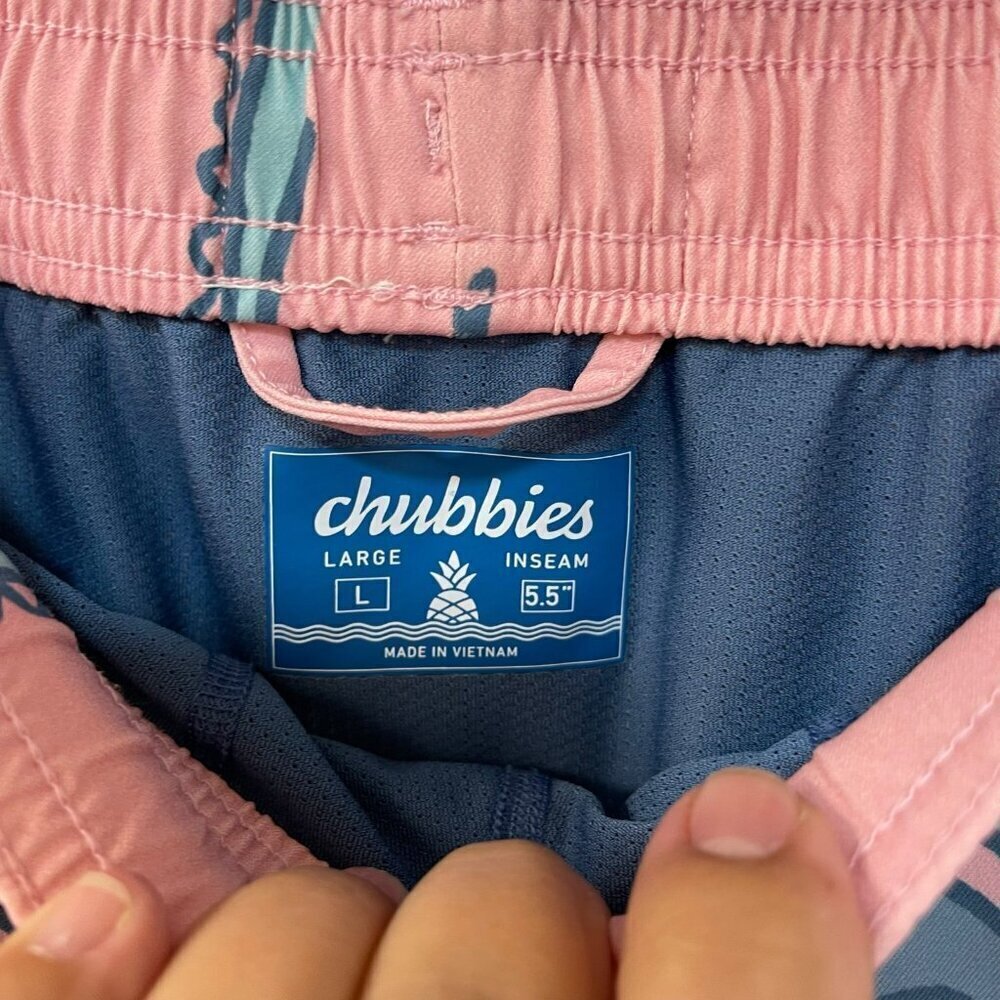Chubbies Lotta Coladas 5.5” Swim Trunks Large Pink Blue Palm Trees Lined Elastic - Picture 2 of 6